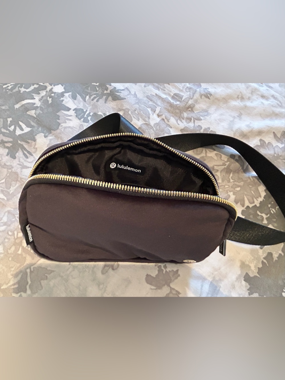 Lululemon Everywhere Belt Bag 1L Velour - Black with Gold Hardware - Picture 8 of 8